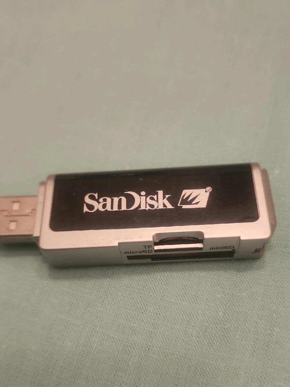 SanDisk Silver and Black Multi-Card USB Reader - TF / microSD / miniSD